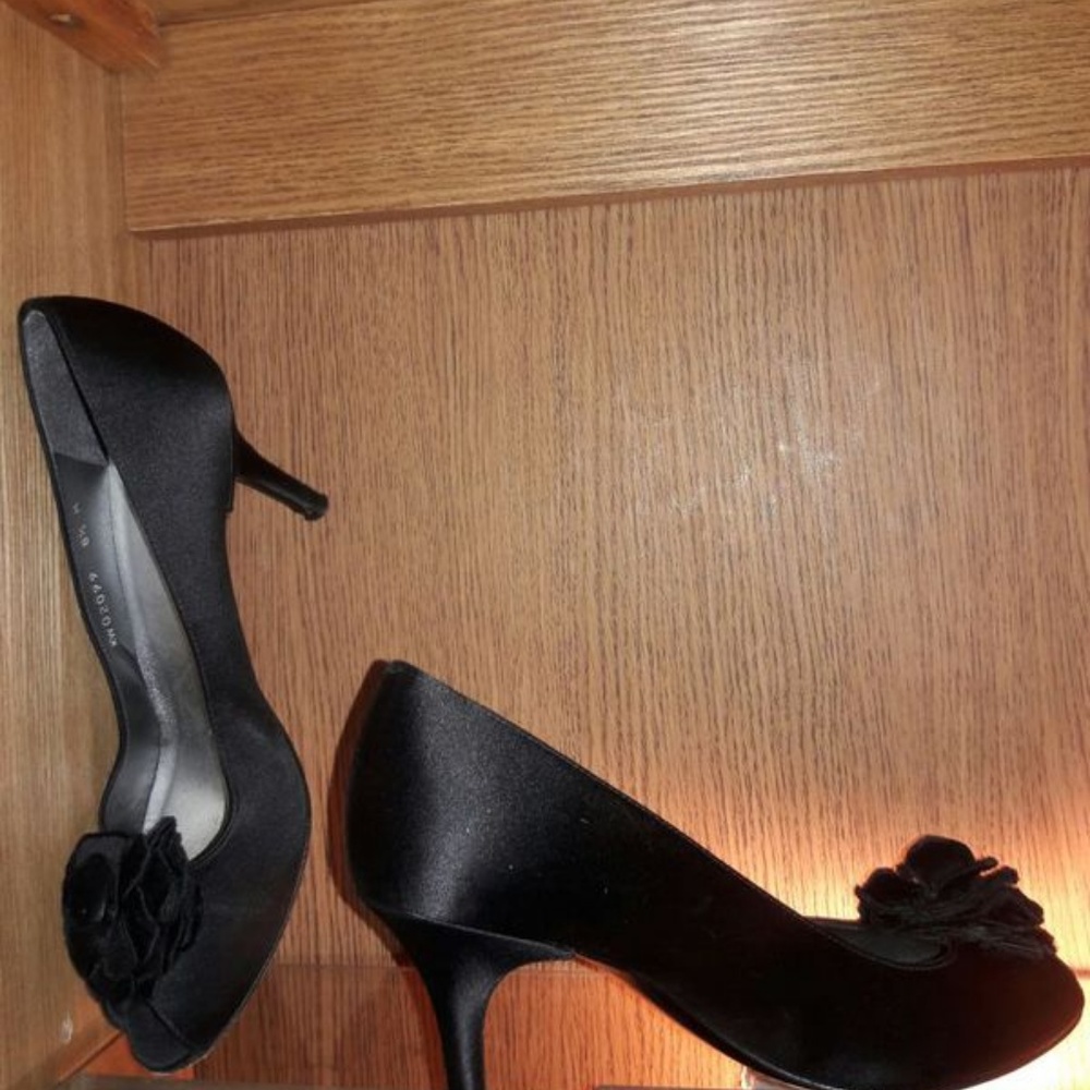 Stuart Weitzman black satin open-toe pumps - Picture 3 of 5